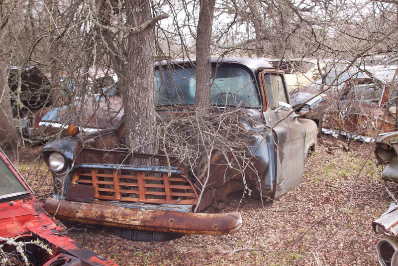 Illustration for article titled Inside the 1,000-car Texas graveyard